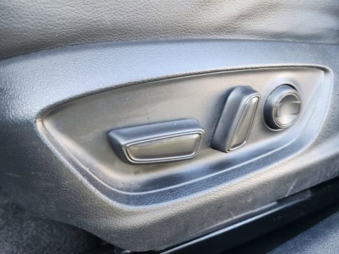 Used 2023 Toyota Camry XSE image 11