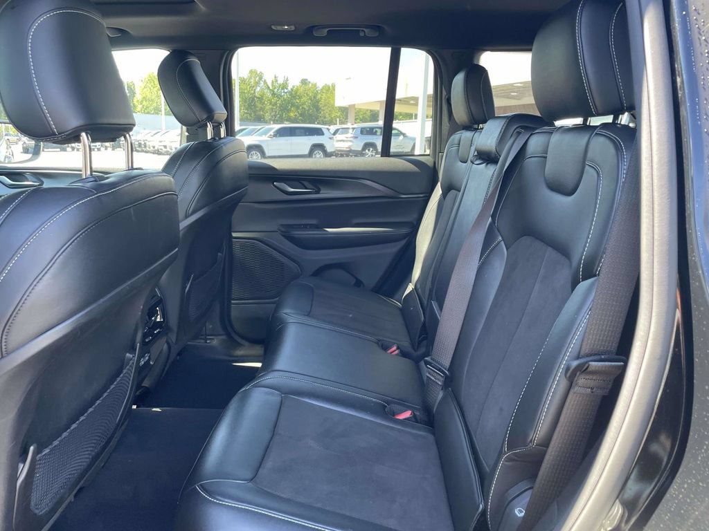 Used 2023 Jeep Grand Cherokee Altitude AWD/4WD image 59