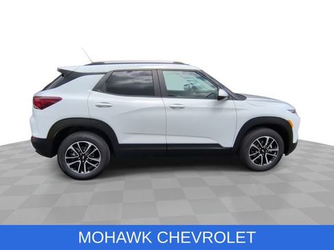 Certified 2025 Chevrolet TrailBlazer LT AWD/4WD image 10
