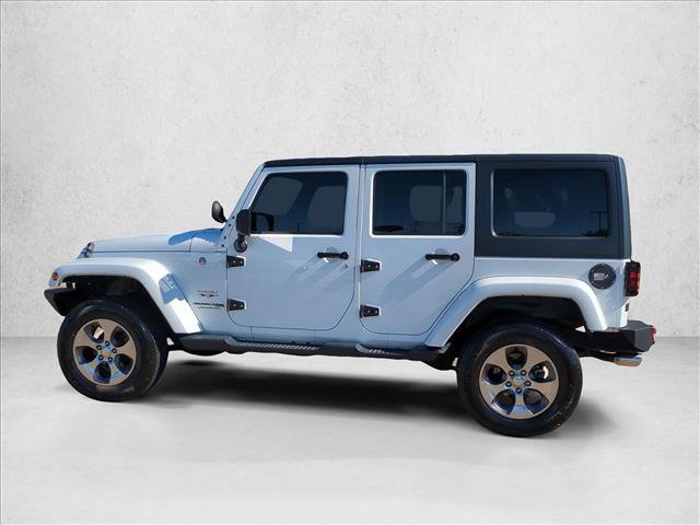 Used 2018 Jeep Wrangler Unlimited Sahara w/ Connectivity Group AWD/4WD image 9