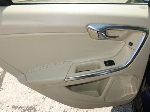 Used 2015 Volvo V60 T5 Premier w/ Convenience Package FWD image 21