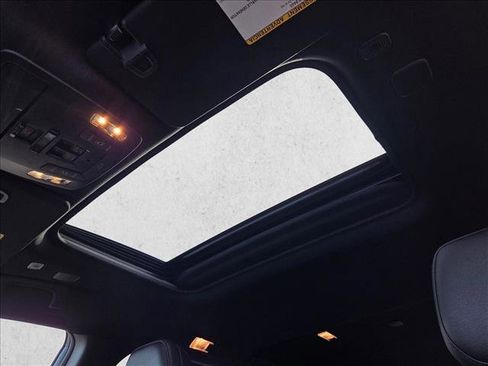 Used 2025 Toyota Sienna Platinum image 16