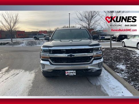 Used 2018 Chevrolet Silverado 1500 LT w/ All Star Edition image 3