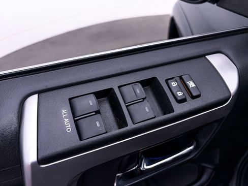 Used 2022 Toyota 4Runner Limited AWD/4WD image 18