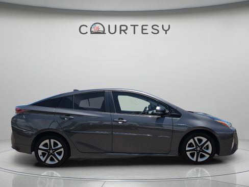 Used 2017 Toyota Prius Four Touring w/ Premium Convenience Package FWD image 6