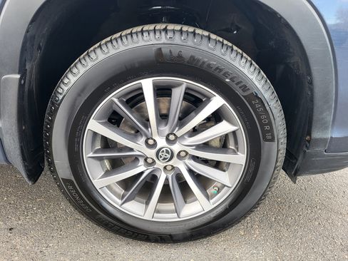 Used 2017 Toyota Highlander XLE image 22