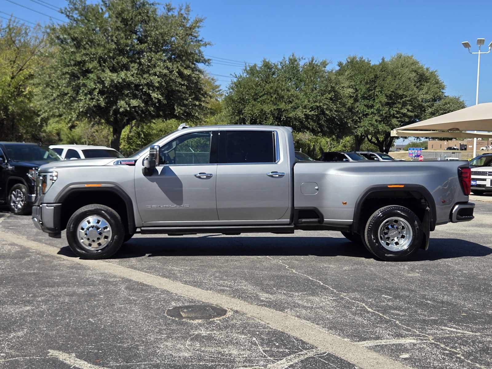 Certified 2024 GMC Sierra 3500 Denali w/ Denali Reserve Package AWD/4WD image 4