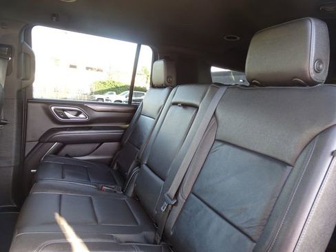 Used 2024 Chevrolet Suburban LT image 9