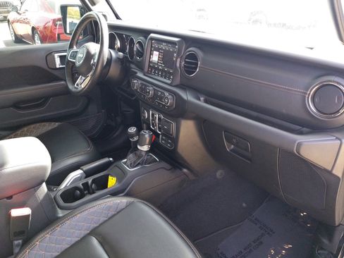 Used 2021 Jeep Wrangler Unlimited Sahara image 23