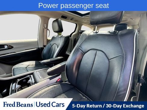 Used 2022 Chrysler Pacifica Limited w/ Uconnect Theater Family Group AWD/4WD image 29