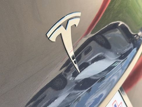 Used 2024 Tesla Model Y Long Range AWD/4WD image 12