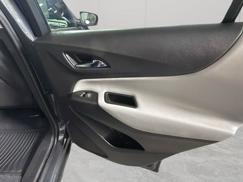Used 2020 Chevrolet Equinox LS image 30