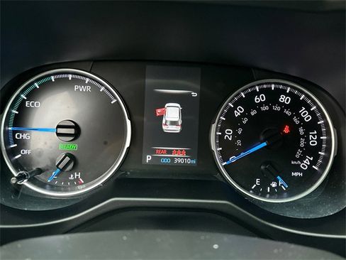 Used 2022 Toyota RAV4 XLE image 25