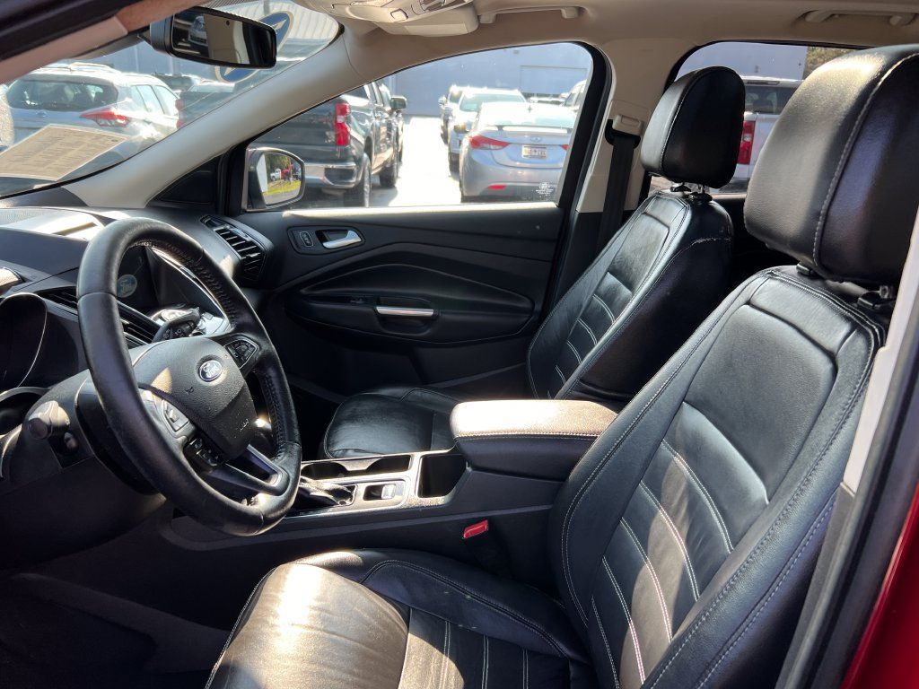 Used 2017 Ford Escape Titanium FWD image 8