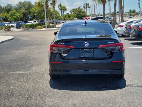 Used 2023 Honda Civic Touring image 6