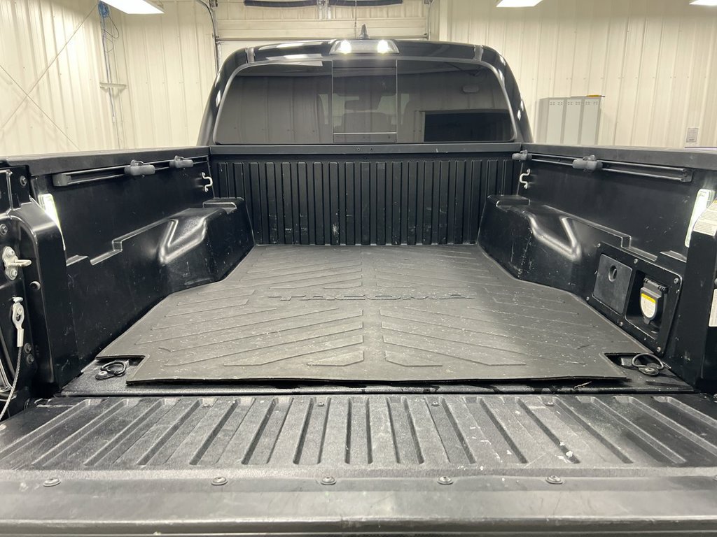 Used 2021 Toyota Tacoma TRD Off-Road AWD/4WD image 23