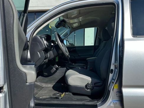 Used 2020 Toyota Tacoma SR image 20
