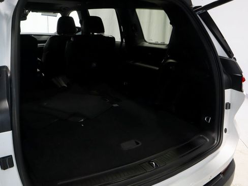 Used 2023 Jeep Grand Cherokee L Laredo AWD/4WD image 13