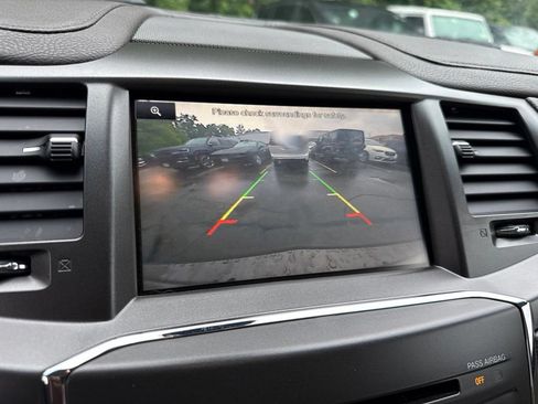 Used 2015 Lincoln MKS AWD image 30