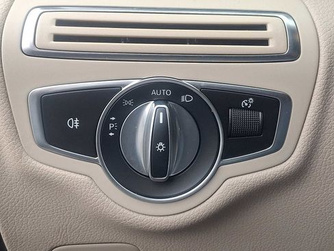 Used 2019 Mercedes-Benz C 300 4MATIC Sedan image 26