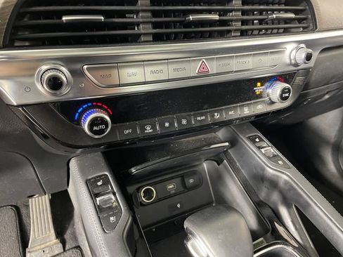 Certified 2022 Kia Telluride EX w/ EX Premium Package FWD image 8
