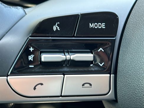 Used 2023 Hyundai Elantra Limited FWD image 19