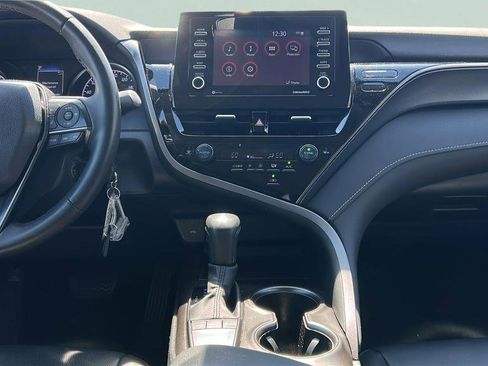 Used 2024 Toyota Camry SE FWD image 9