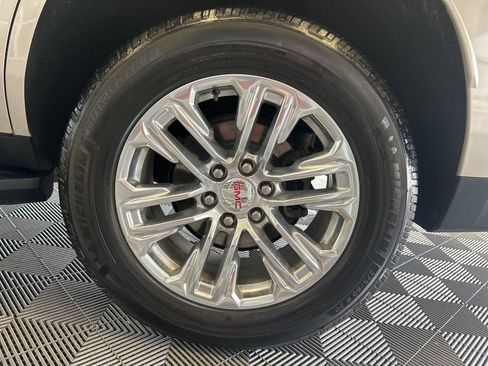 Used 2021 GMC Yukon SLT w/ SLT Luxury Plus Package image 9