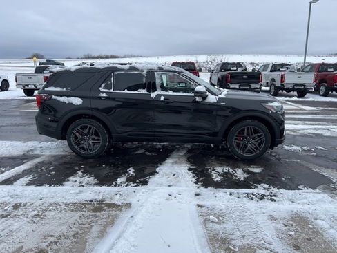 New 2026 Ford Explorer ST-Line w/ ST-Line Street Pack image 4