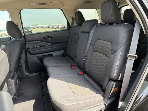 Used 2025 Nissan Pathfinder S AWD/4WD image 6