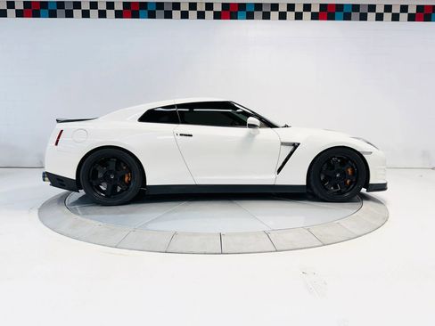 Used 2014 Nissan GT-R Black Edition AWD/4WD image 30