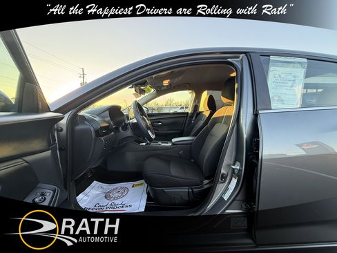 Used 2024 Nissan Sentra SV image 11