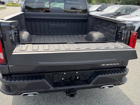 Used 2025 GMC Sierra 1500 Denali w/ Technology Package AWD/4WD image 5