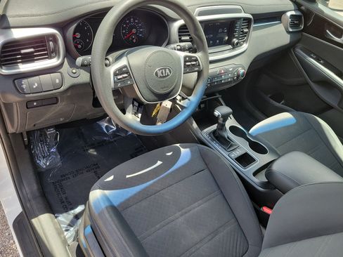 Used 2019 Kia Sorento AWD image 13