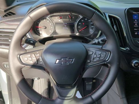 Used 2022 Chevrolet Equinox RS w/ RS Leather Package FWD image 11