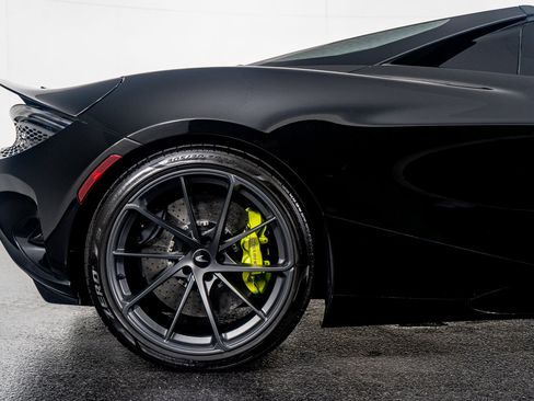 Used 2024 McLaren 750S Spider image 10