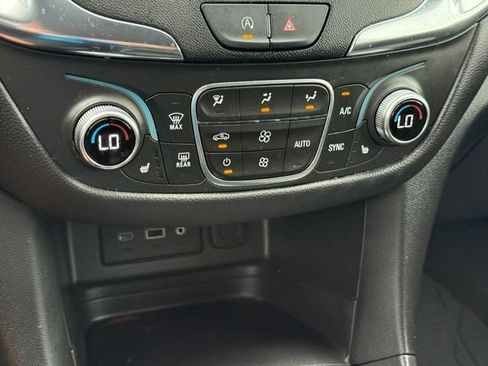 Used 2024 Chevrolet Equinox LT w/ LPO, Floor Liner Package FWD image 18