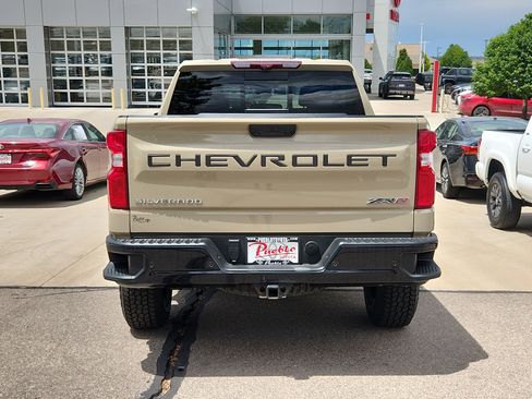 Used 2022 Chevrolet Silverado 1500 ZR2 w/ Technology Package AWD/4WD image 10