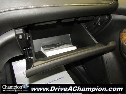 Used 2023 GMC Acadia SLE image 35