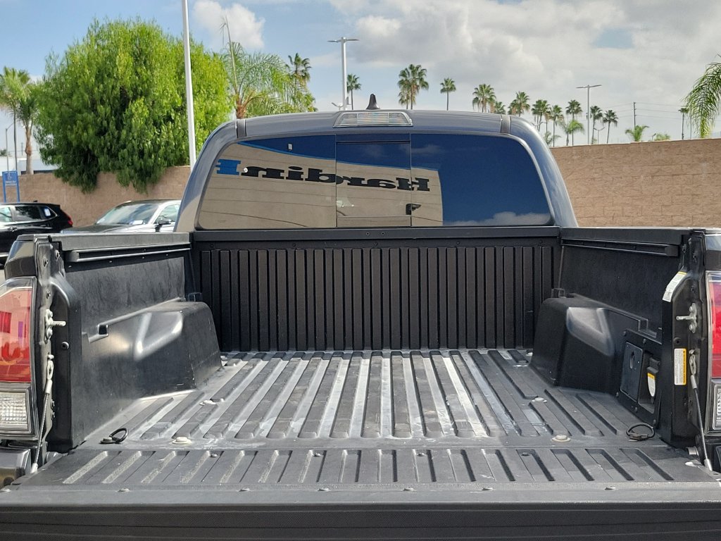 Used 2022 Toyota Tacoma TRD Off-Road w/ TRD Premium Off Road Package AWD/4WD image 9