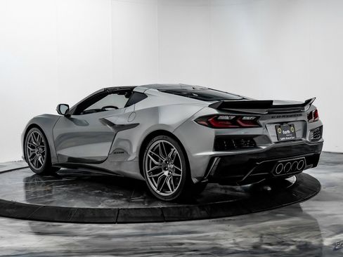Used 2024 Chevrolet Corvette Z06 image 11