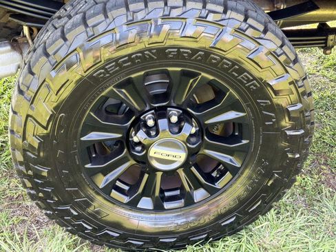 Used 2021 Ford F250 Lariat AWD/4WD image 9