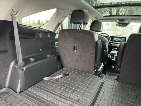 Used 2025 Kia Sorento SX image 9