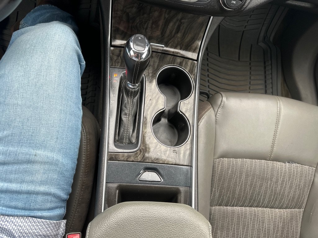 Used 2015 Chevrolet Impala LT FWD image 20
