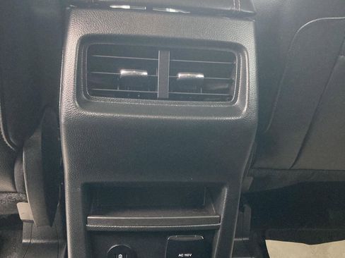 Used 2024 Ford Edge Titanium image 31