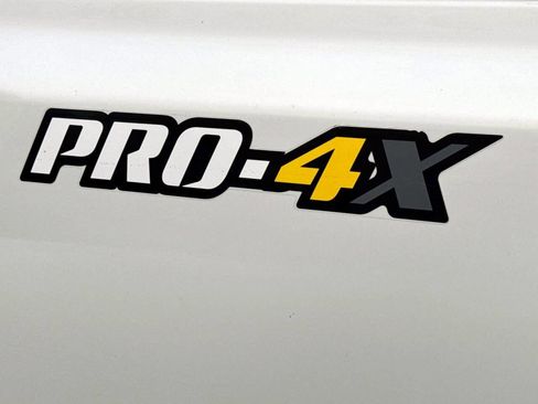 Used 2015 Nissan Titan PRO-4X image 9