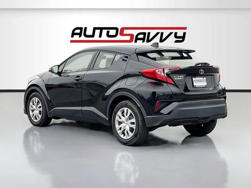 Used 2019 Toyota C-HR LE image 5