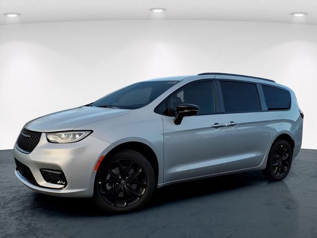 New 2026 Chrysler Pacifica Select AWD/4WD image 2