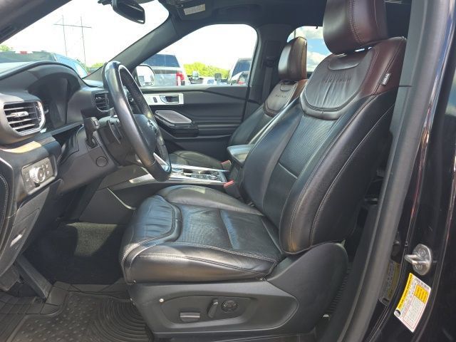 Used 2021 Ford Explorer Platinum w/ Equipment Group 601A AWD/4WD image 10