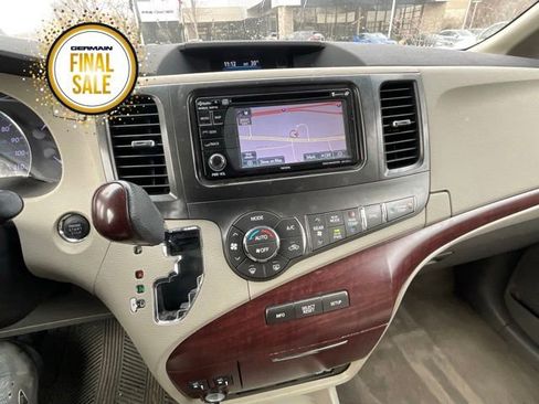 Used 2014 Toyota Sienna XLE image 16